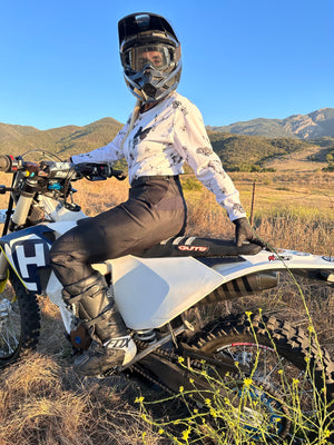 Men's vs. Women's Dirt Bike Gear - What's the Difference?